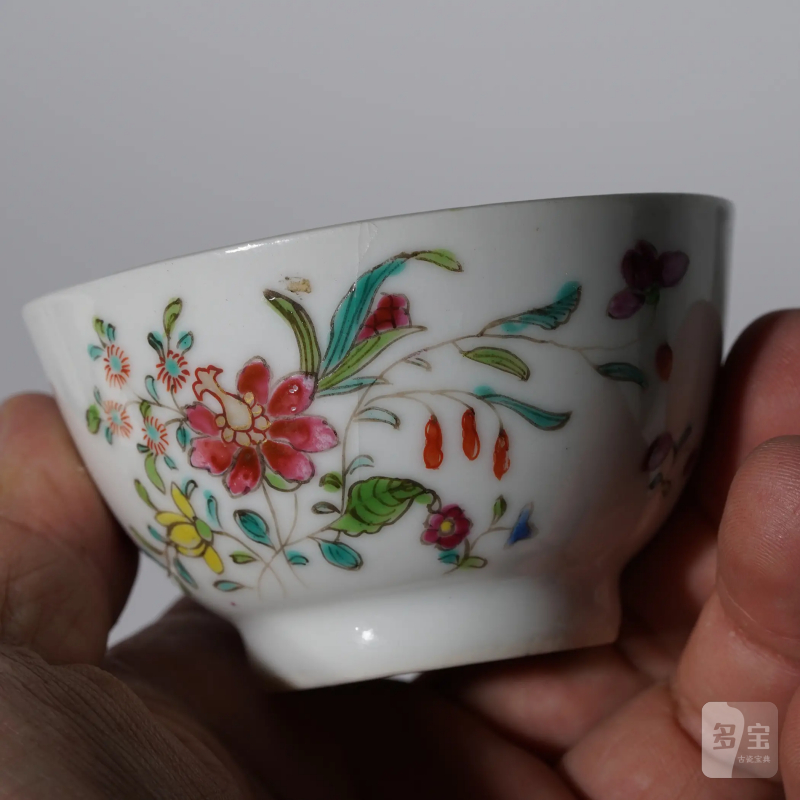 清康熙 青花五彩花口杯及广彩花卉杯 - 图6